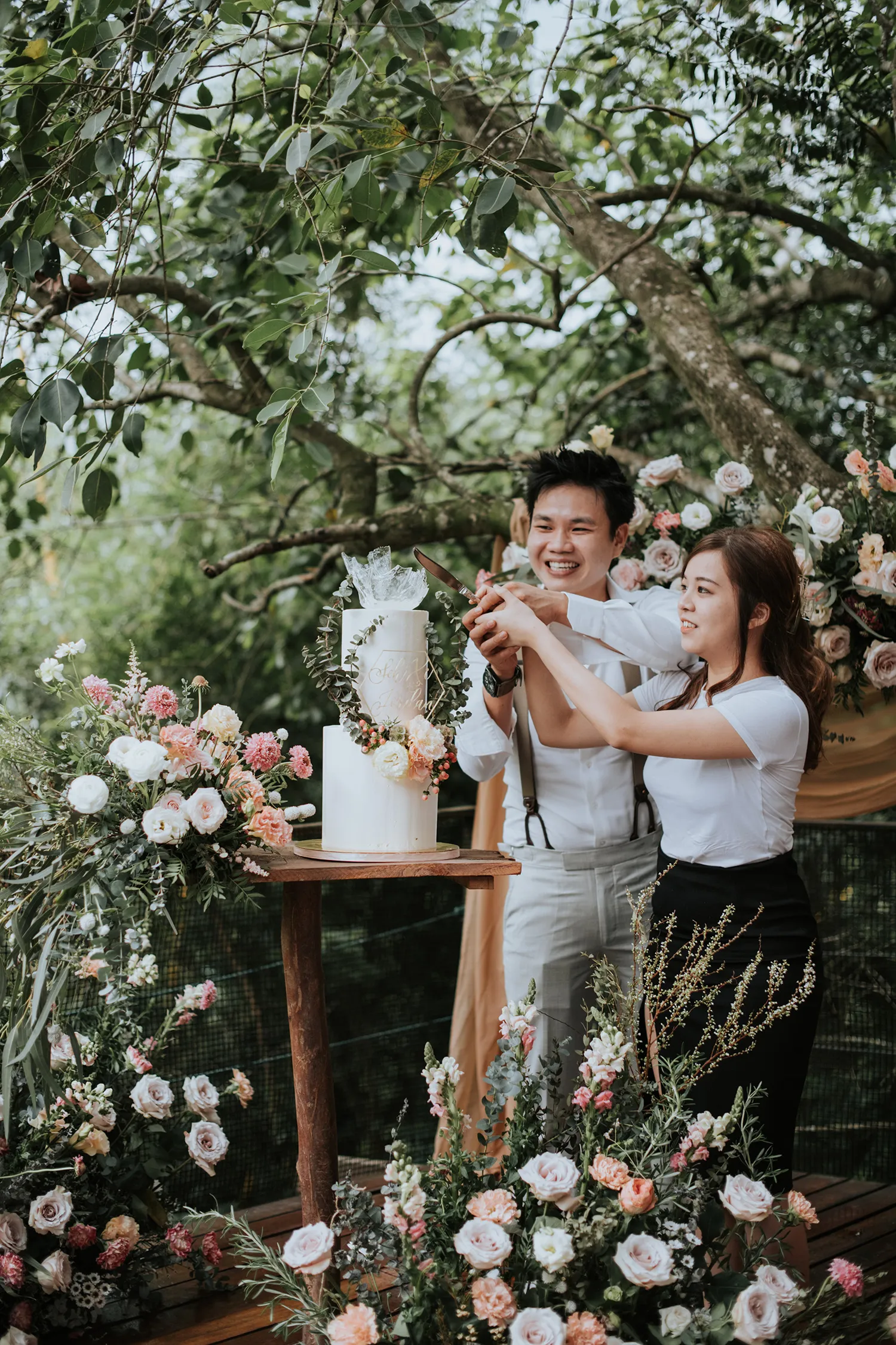 Munkeat Photography. theweddingnotebook.com