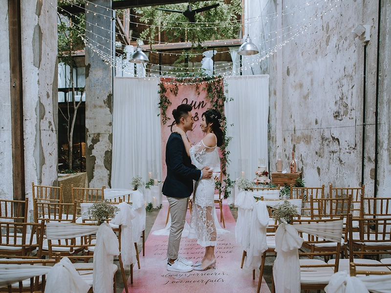 A Lush, Cosy Wedding with a Pop of Pink at Awesome Canteen @ Sekeping Victoria, Penang
