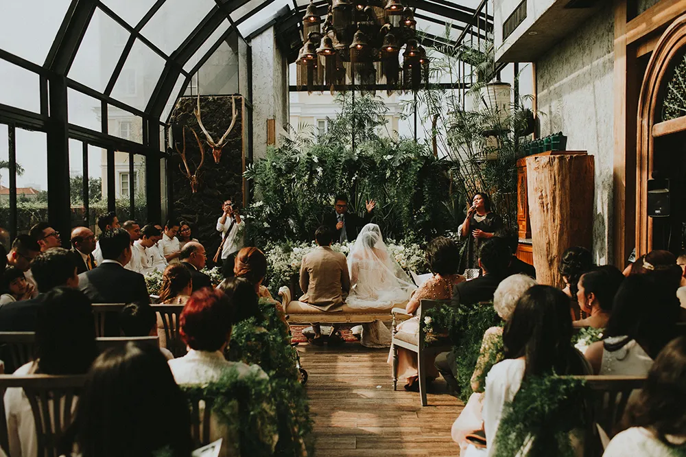 Photo by Diktat Photography. theweddingnotebook.com
