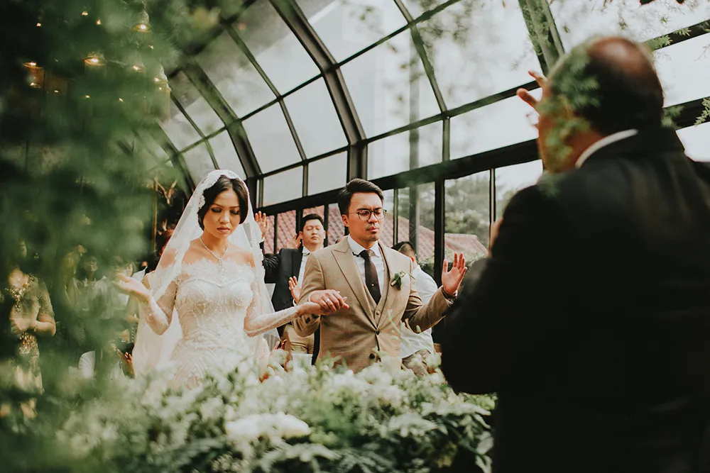 Photo by Diktat Photography. theweddingnotebook.com