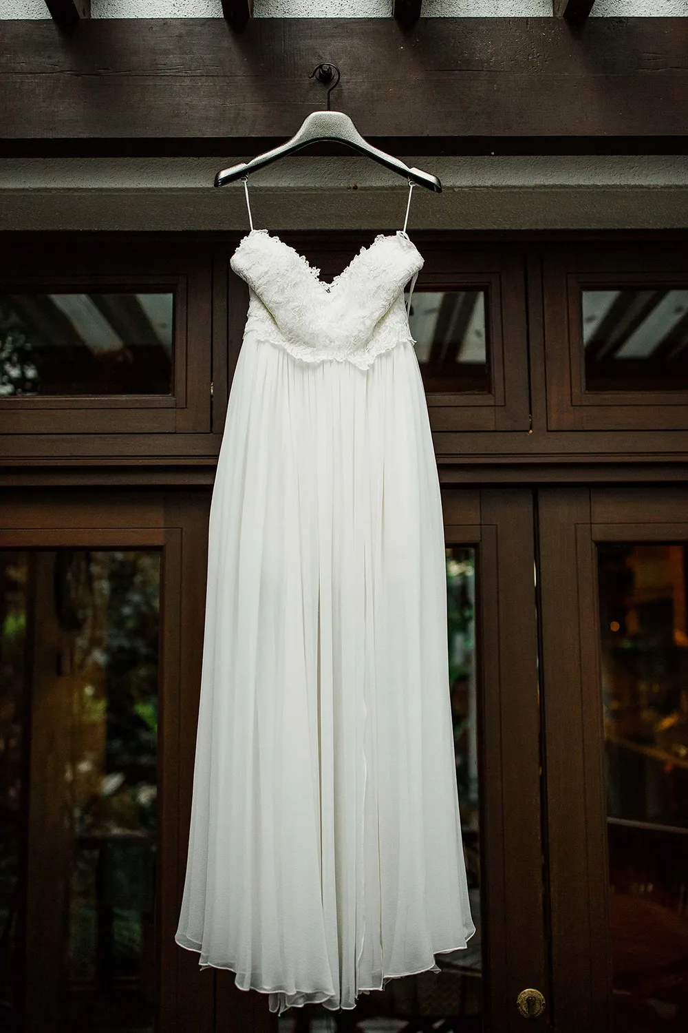 Photo by Harvard Wang Photography. theweddingnotebook.com