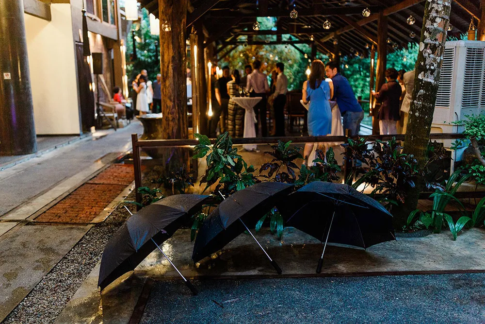 Photo by Harvard Wang Photography. theweddingnotebook.com