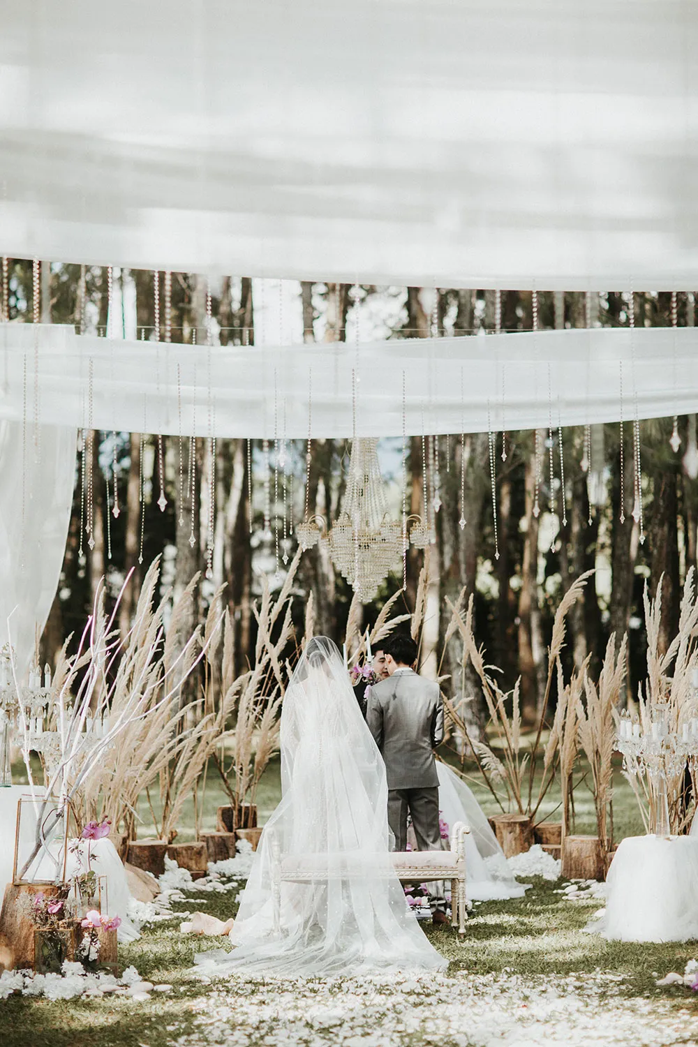 Photo by Iluminen. theweddingnotebook.com