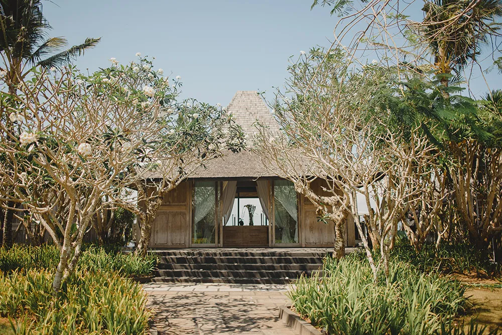 Photo by Terralogical. theweddingnotebook.com