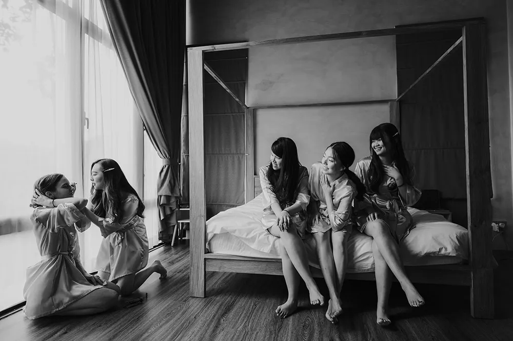 Photo by Zach Chin of Munkeat Studio. theweddingnotebook.com