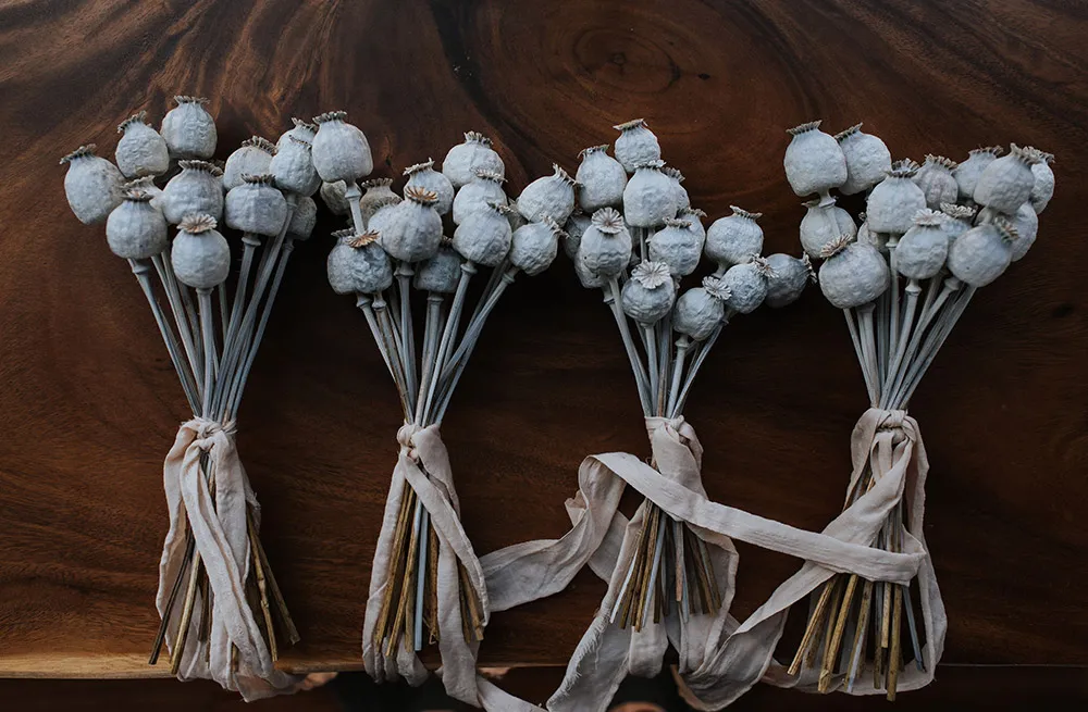 Photo by Zach Chin of Munkeat Studio. theweddingnotebook.com