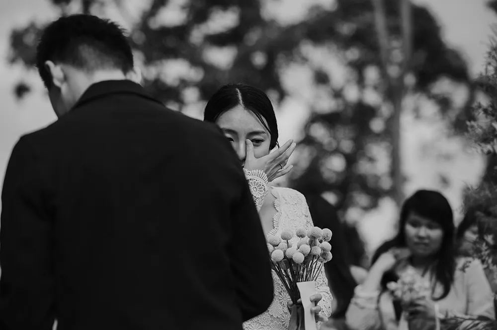 Photo by Zach Chin of Munkeat Studio. theweddingnotebook.com