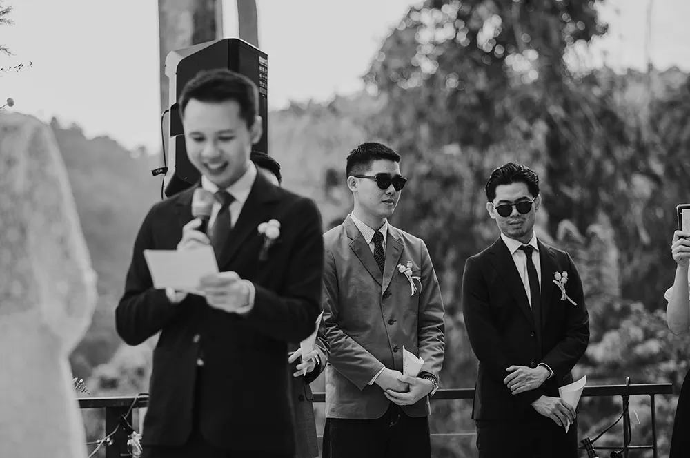 Photo by Zach Chin of Munkeat Studio. theweddingnotebook.com