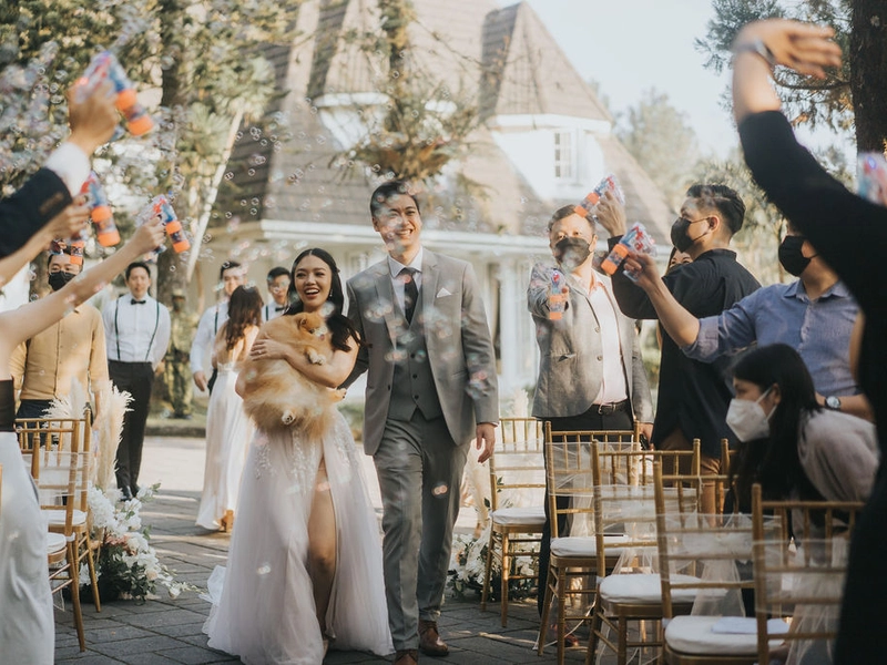 A Minimalist, Nature-Inspired Wedding at Puncak Dani Featuring Neutral Tones