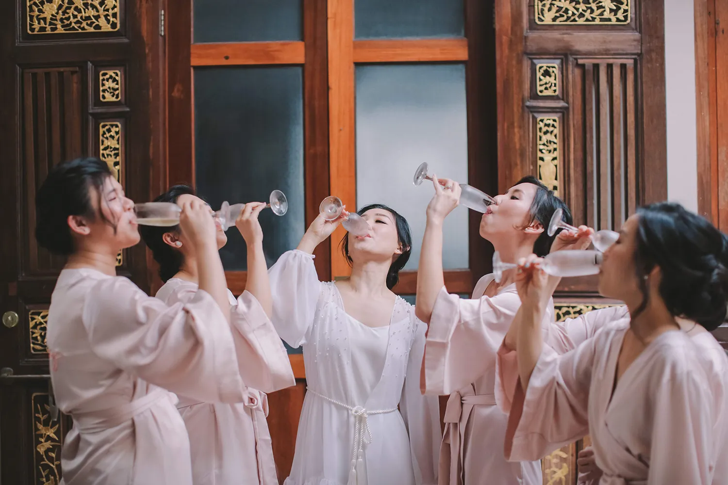 Jenny Sun Photography. theweddingnotebook.com