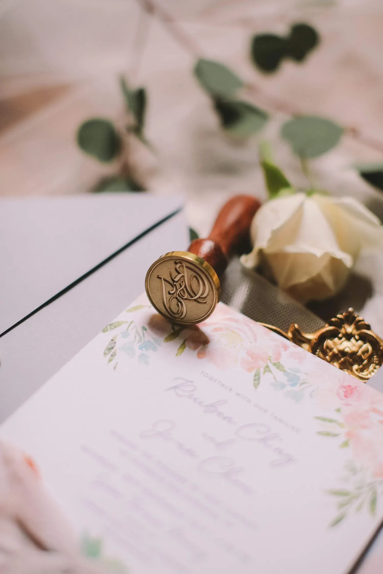 Wedding stationery. Jenny Sun Photography. theweddingnotebook.com