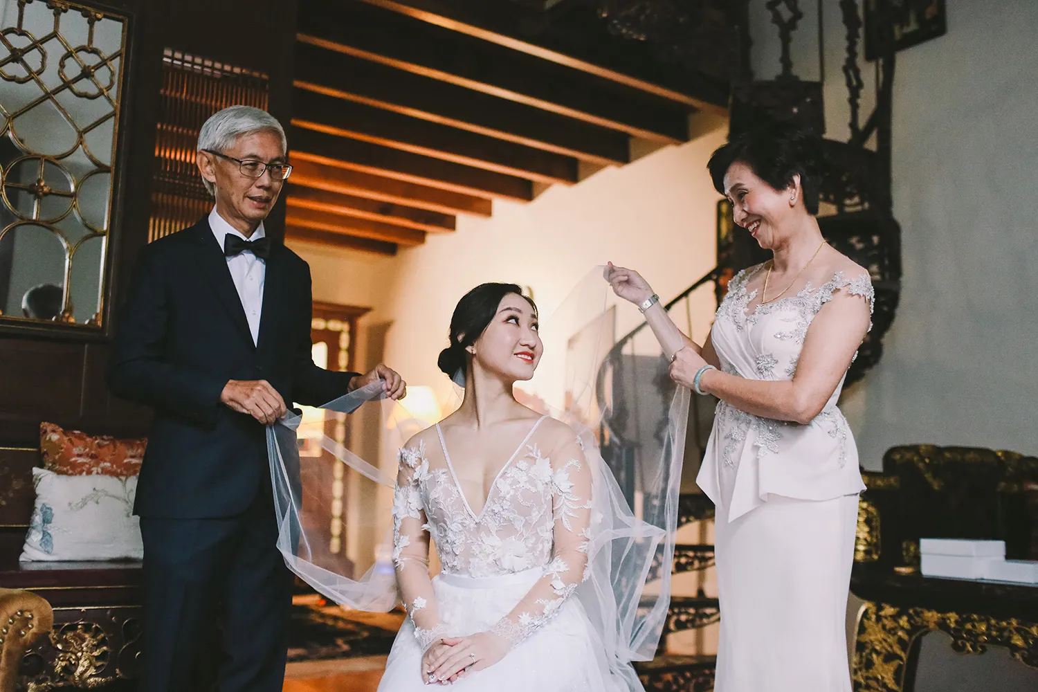 Jenny Sun Photography. theweddingnotebook.com