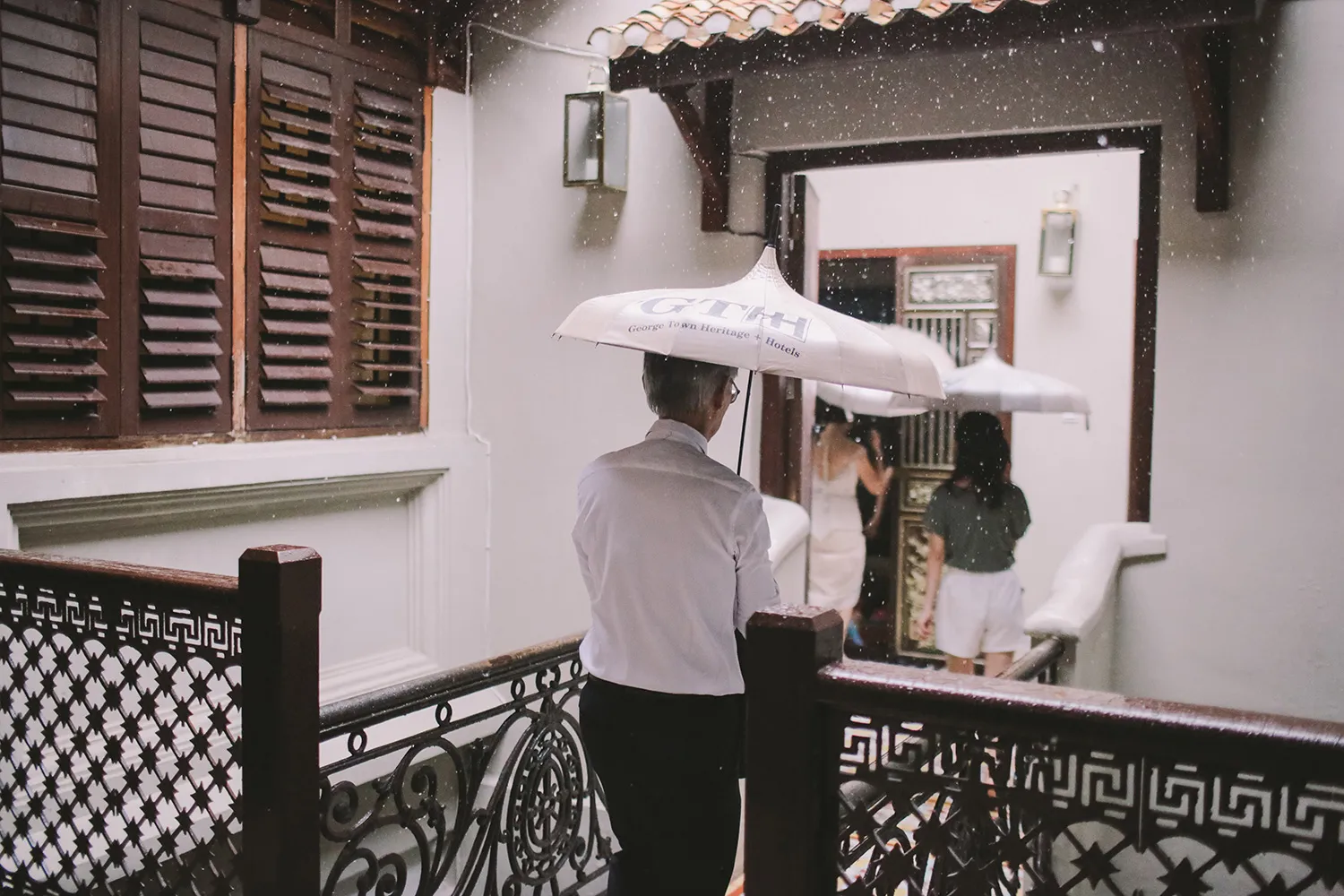 Jenny Sun Photography. theweddingnotebook.com