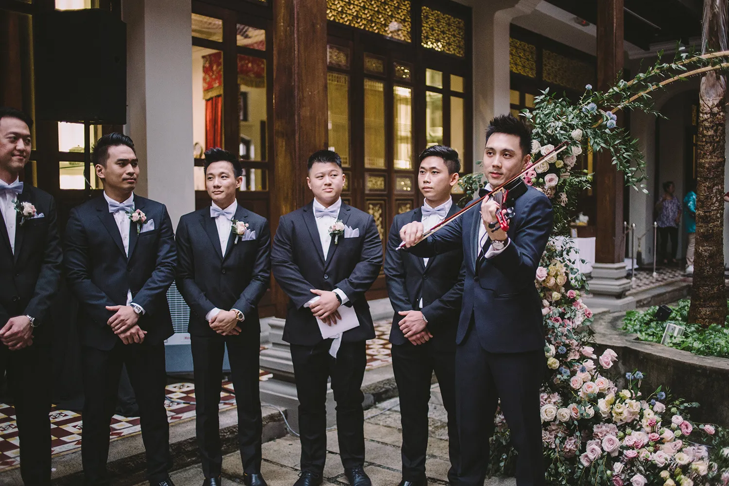 Jenny Sun Photography. theweddingnotebook.com