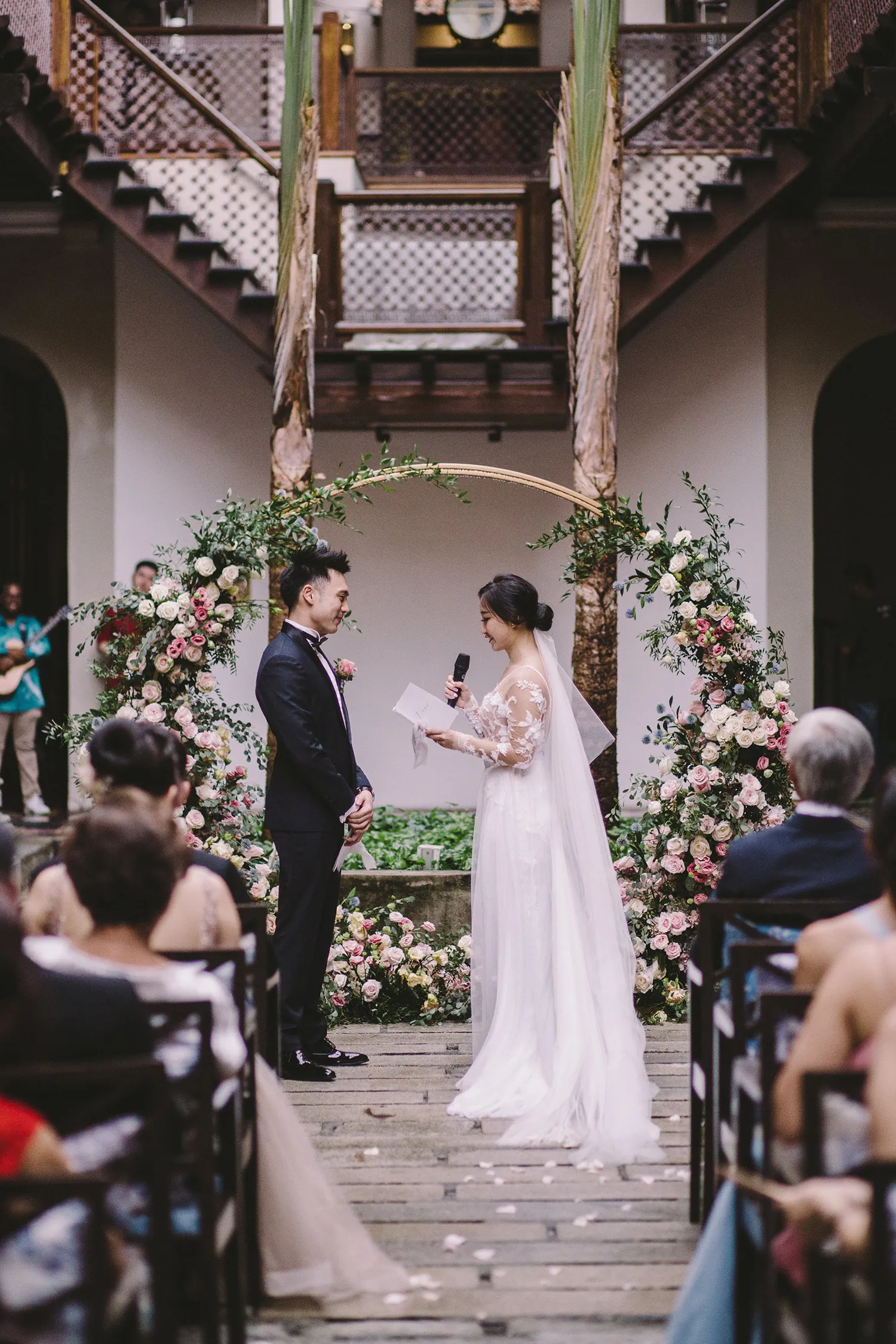 Jenny Sun Photography. theweddingnotebook.com