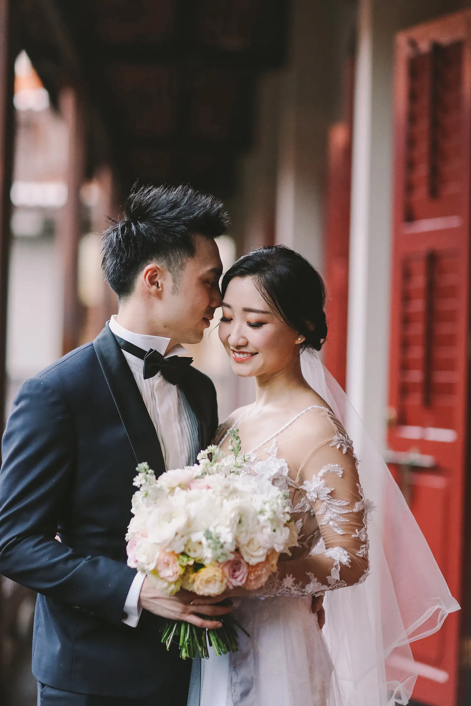 Jenny Sun Photography. theweddingnotebook.com