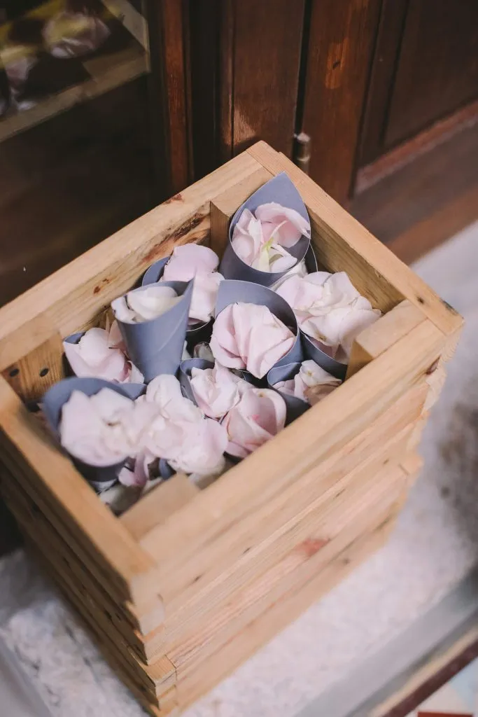 Jenny Sun Photography. theweddingnotebook.com