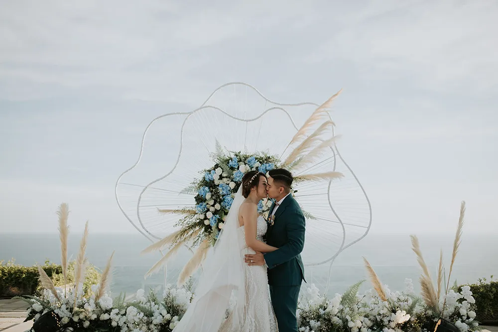 Photo by Fire Wood and Earth. theweddingnotebook.com