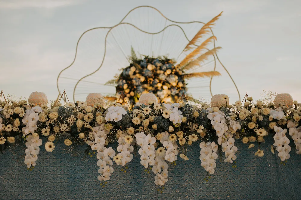 Photo by Fire Wood and Earth. theweddingnotebook.com