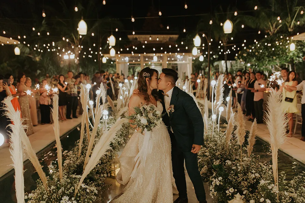 Photo by Fire Wood and Earth. theweddingnotebook.com