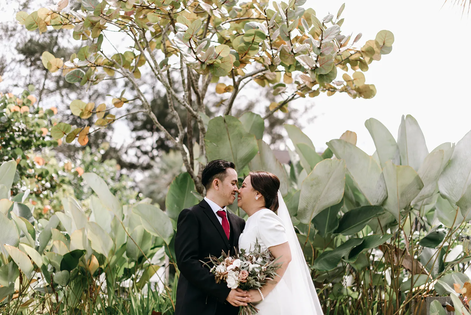 Andy Phe Photography. theweddingnotebook.com