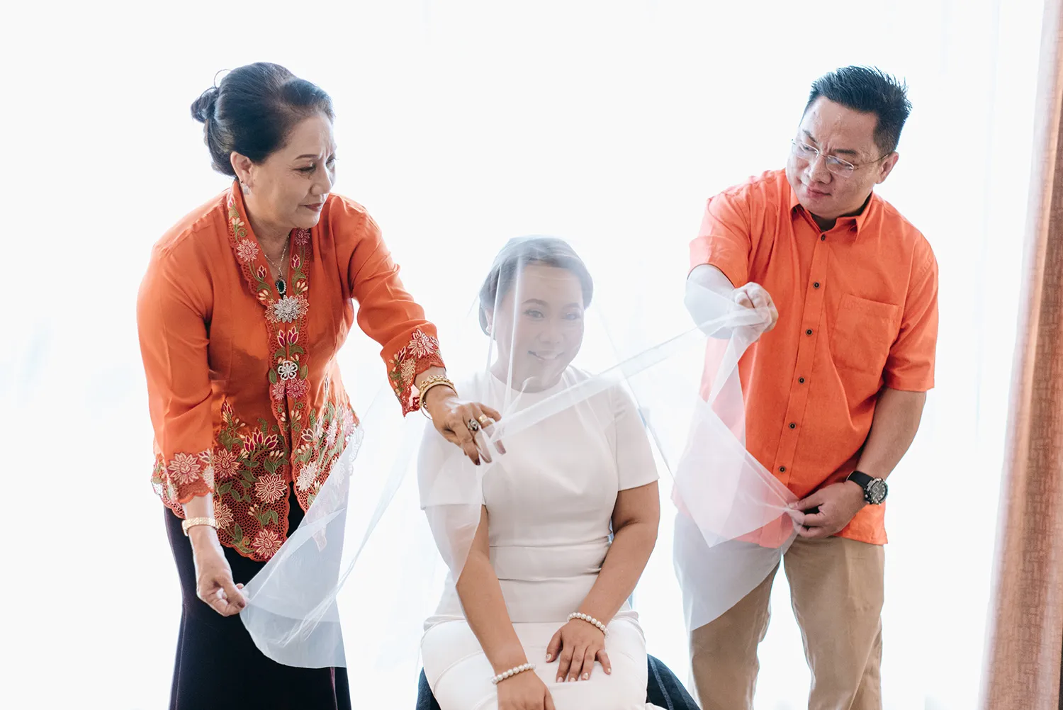 Andy Phe Photography. theweddingnotebook.com