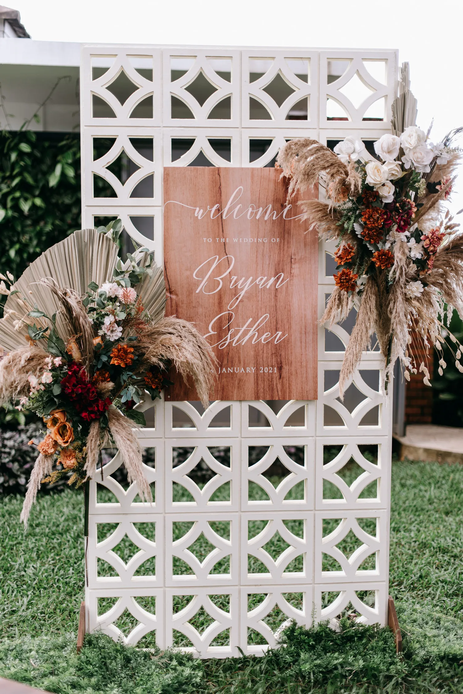 Andy Phe Photography. theweddingnotebook.com