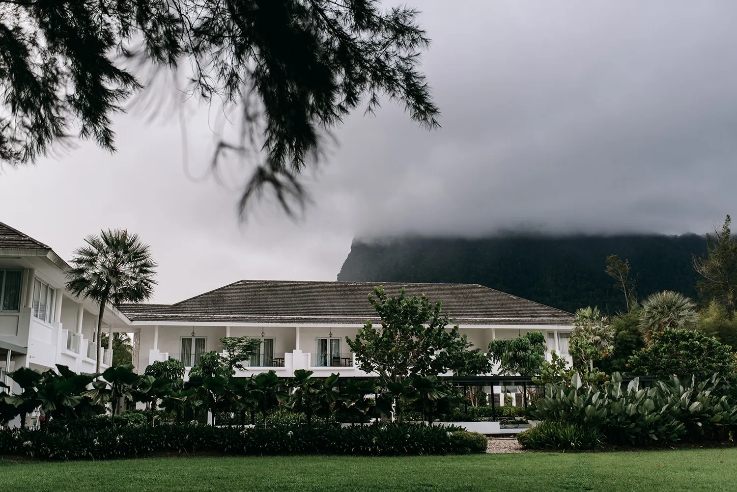 Andy Phe Photography. theweddingnotebook.com