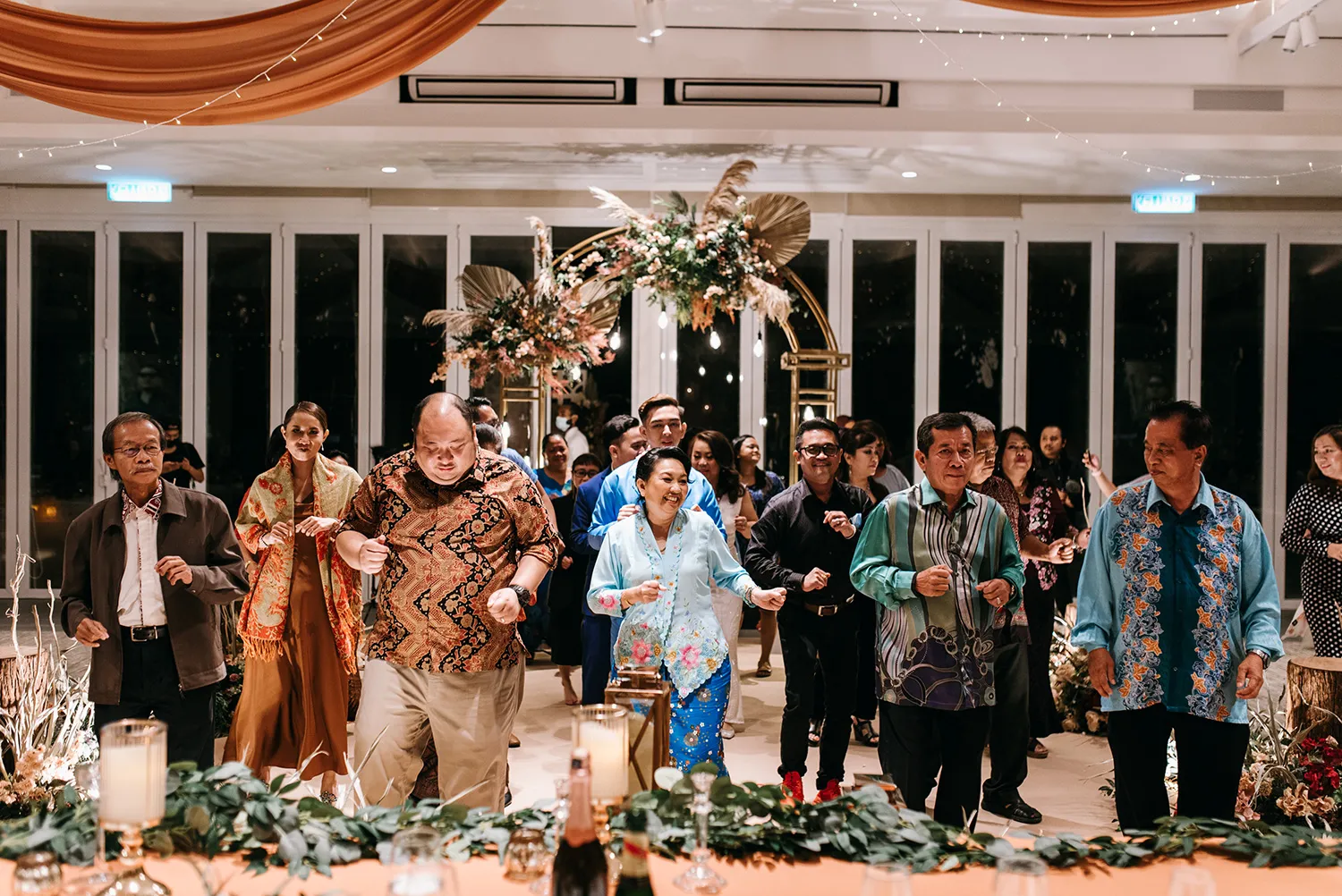 Andy Phe Photography. theweddingnotebook.com