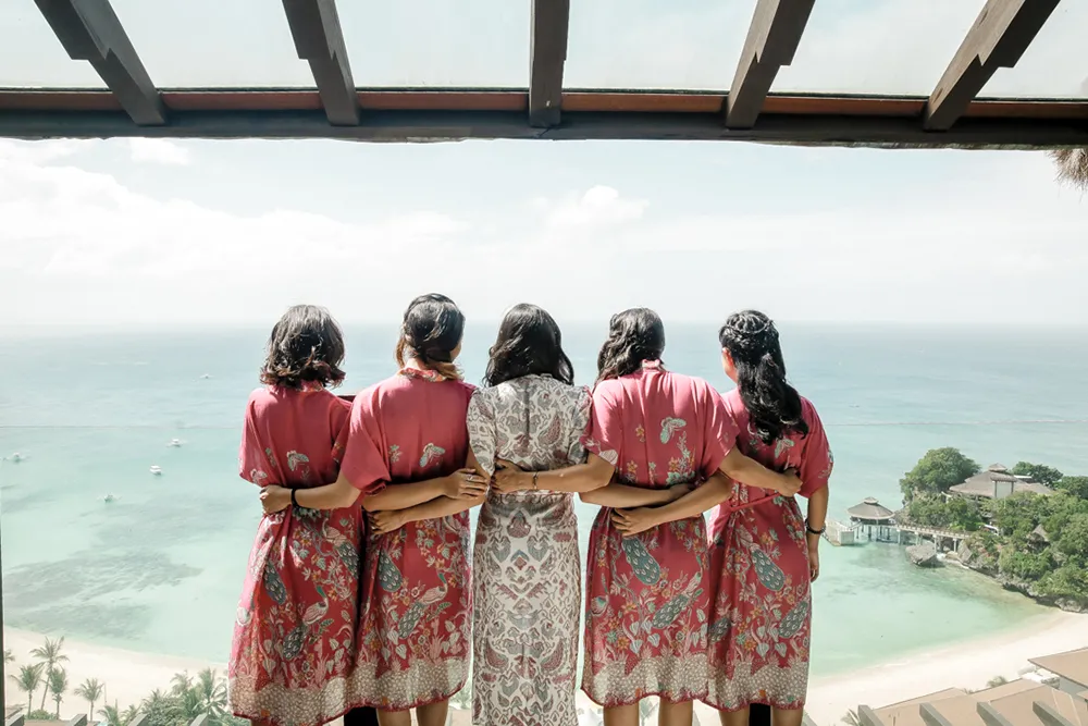 Photo by Mayad Studios. theweddingnotebook.com 