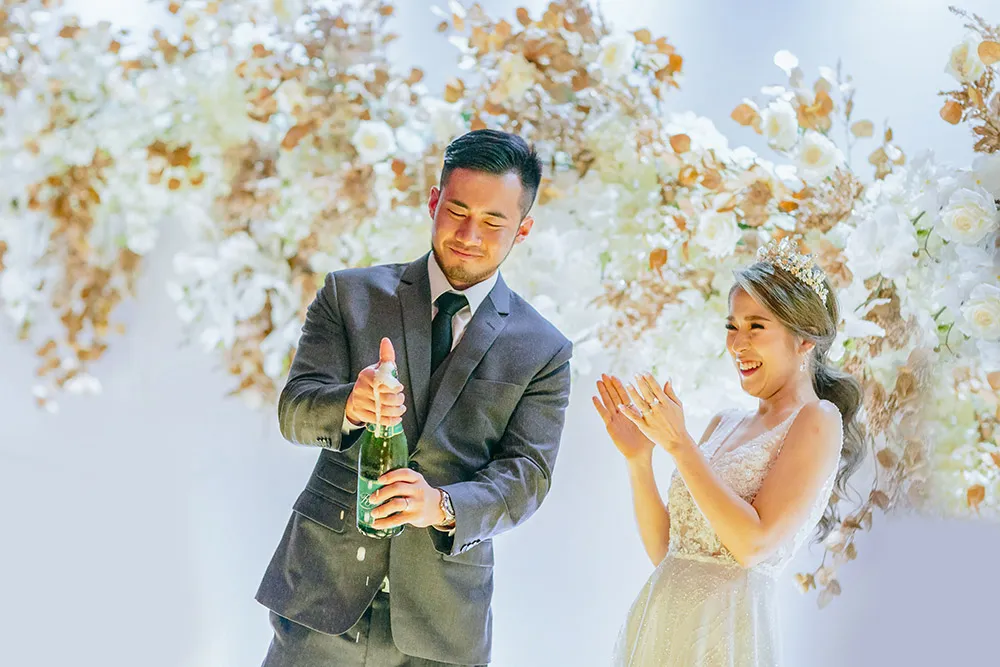 Photo by MJK Photography. theweddingnotebook.com