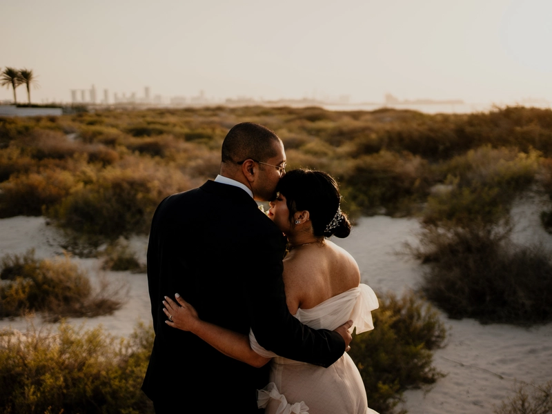 A Monochromatic Wedding Reception in Abu Dhabi With Relax Vibes