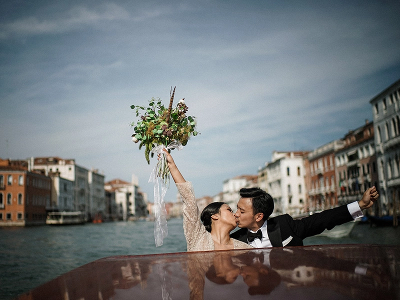 A Moody Yet Glamorous Sepia-Toned Wedding in Venice