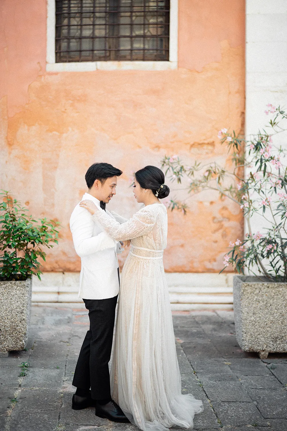 Photo by Axioo. theweddingnotebook.com