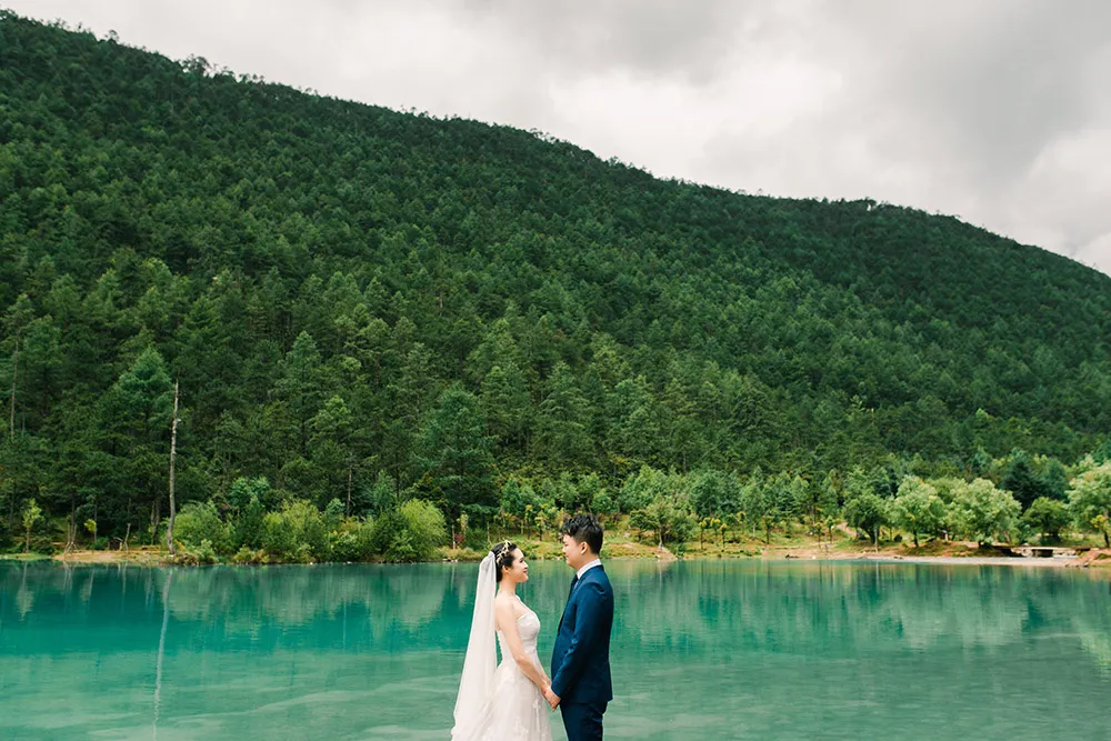 Photo by Fixer Photography. theweddingnotebook.com