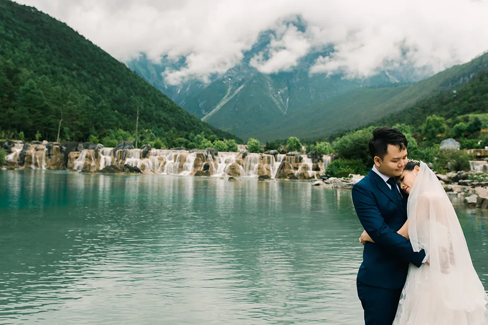 Photo by Fixer Photography. theweddingnotebook.com