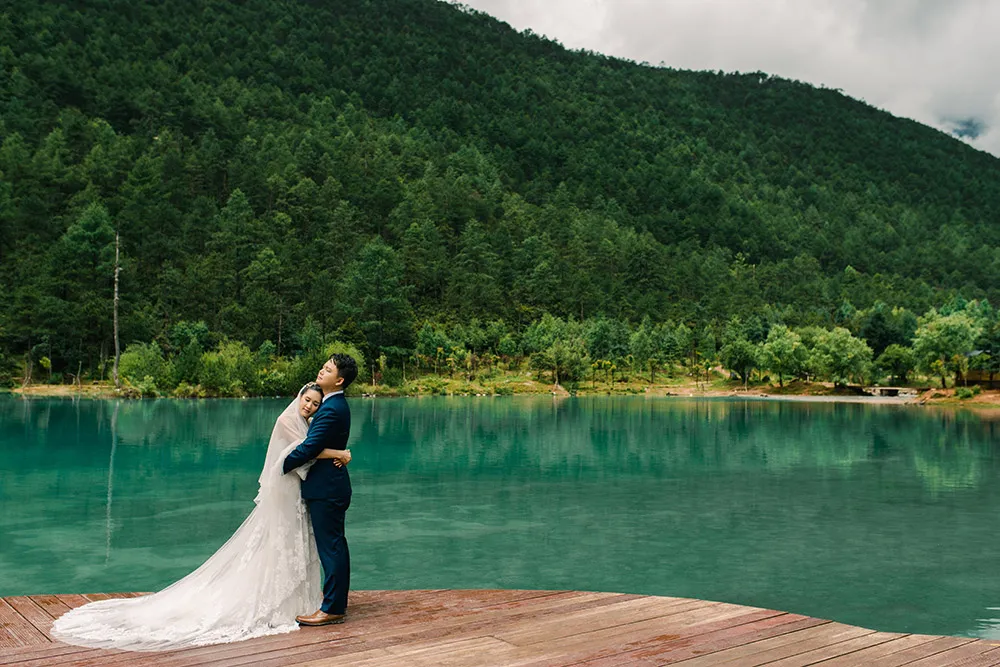 Photo by Fixer Photography. theweddingnotebook.com