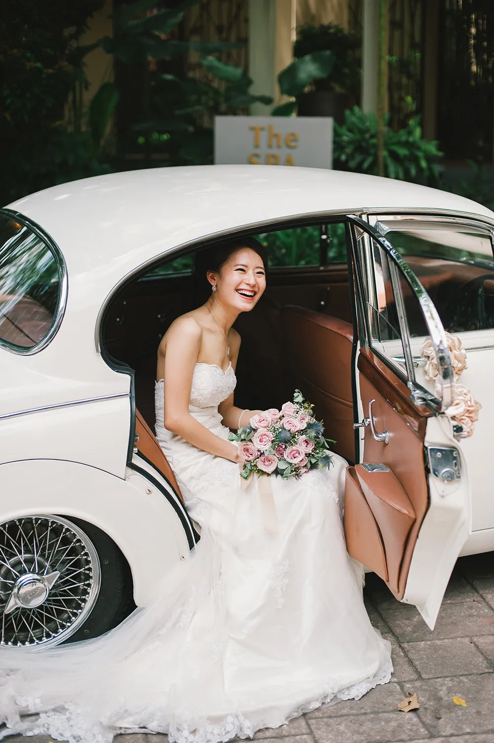 Munkeat Photography. theweddingnotebook.com