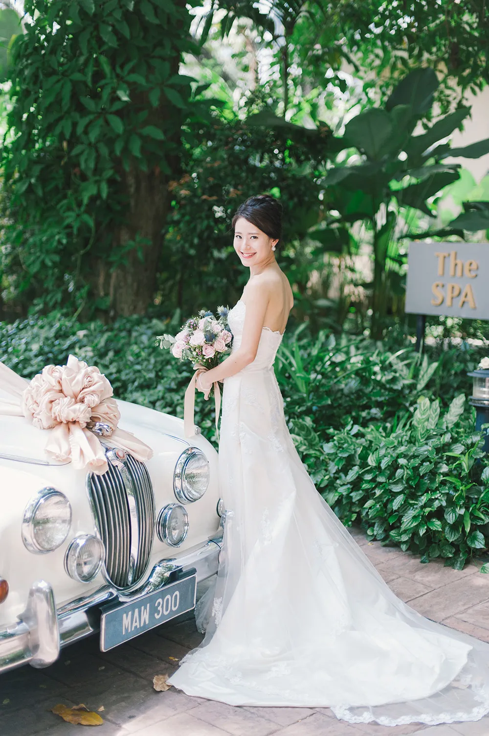 Munkeat Photography. theweddingnotebook.com