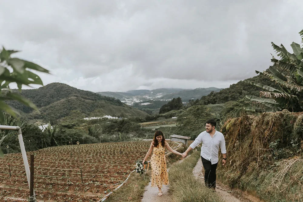 Photo by Moments by Jeremy. theweddingnotebook.com