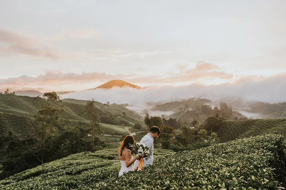 Photo by Moments by Jeremy. theweddingnotebook.com