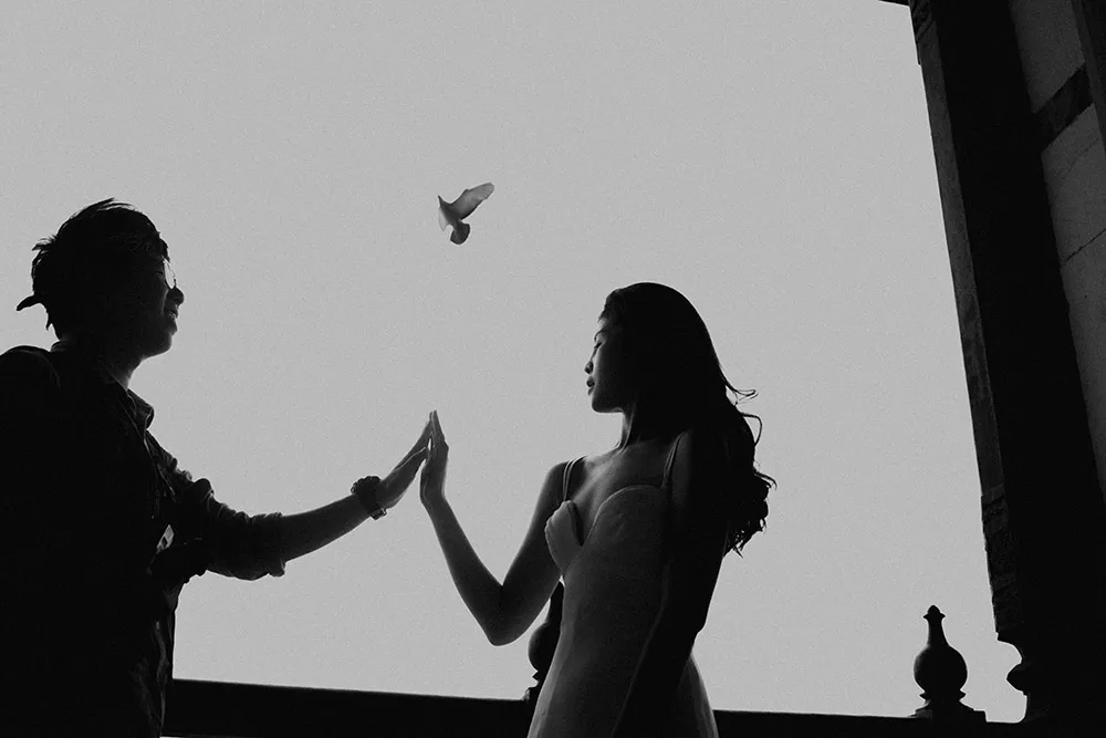 Photo by Sanren Studio. theweddingnotebook.com