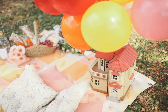 UP inspired themed photoshoot. Photo by Daniel Lei Photography. Styling by Papers &amp; Pastels by DLS. theweddingnotebook.com 