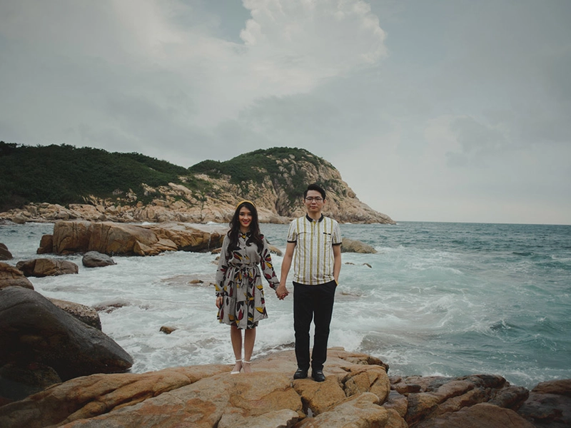 A Retro Chic Stylish Engagement Shoot in Hong Kong
