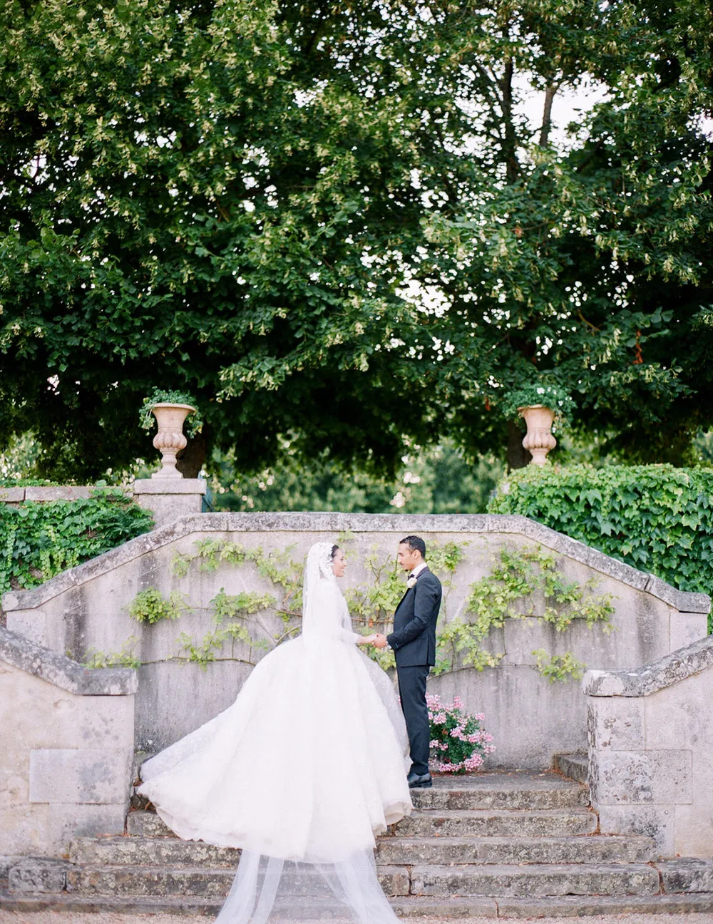 Photo by Ben Yew Photography. theweddingnotebook.com