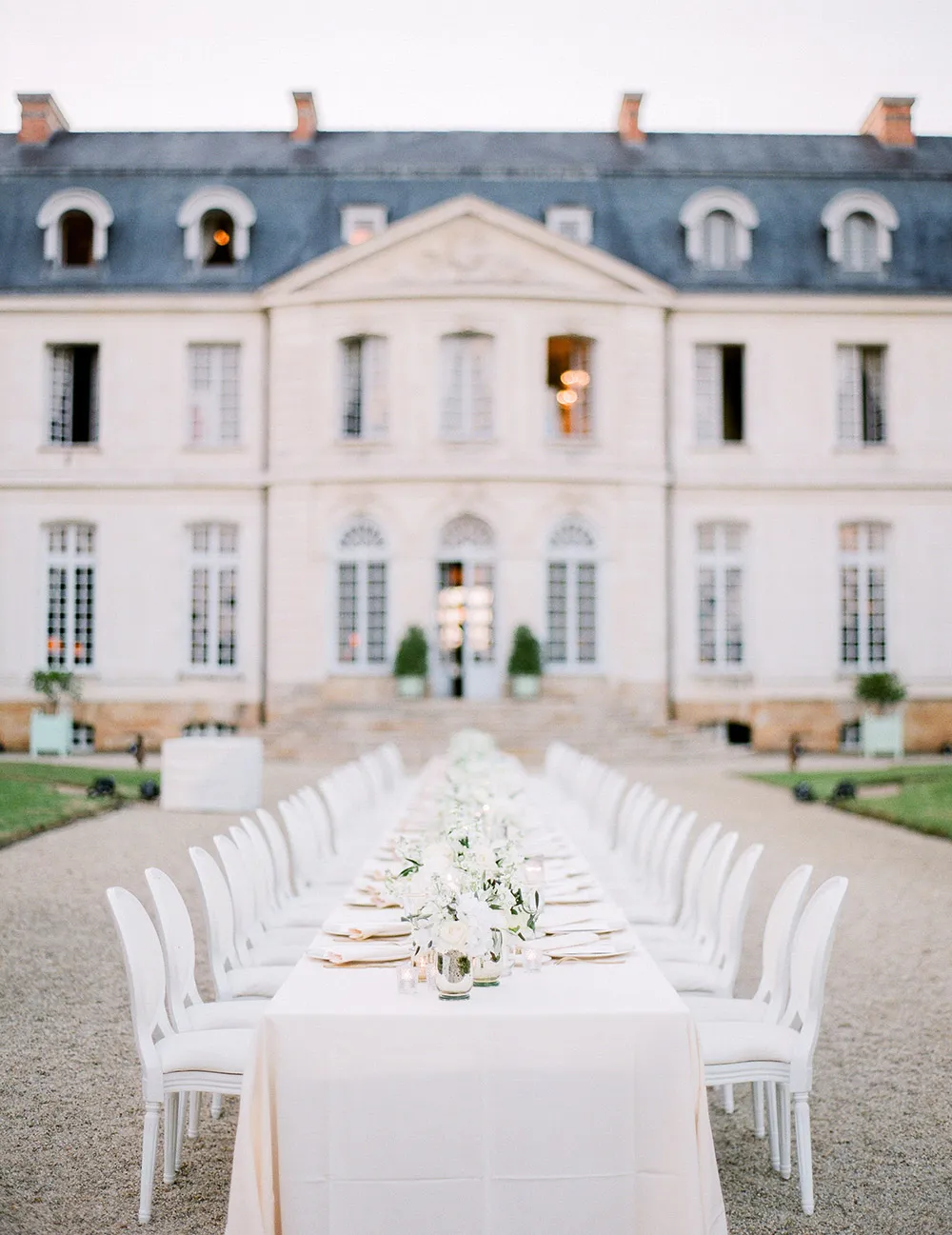 Photo by Ben Yew Photography. theweddingnotebook.com