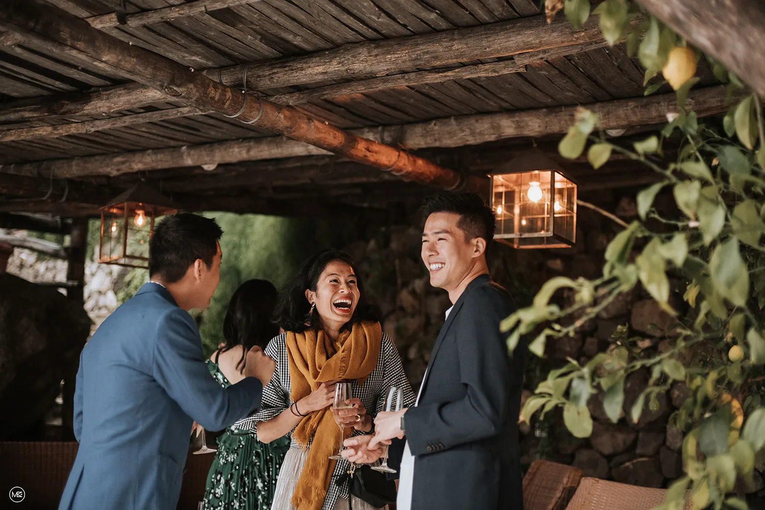 Destination wedding in Positano, Italy. Munkeat Photography. theweddingnotebook.com