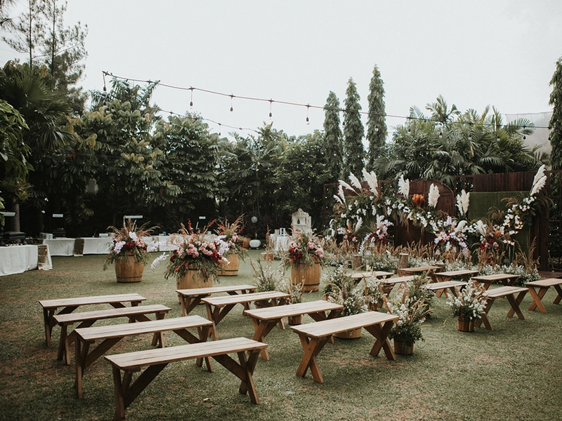 A Rustic Chic and Floral Backyard Wedding in Jakarta