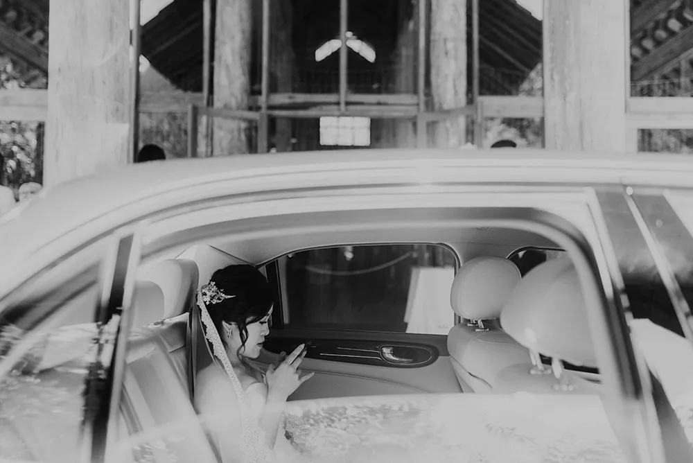 Photo by The Wedding Barn Gallery. theweddingnotebook.com