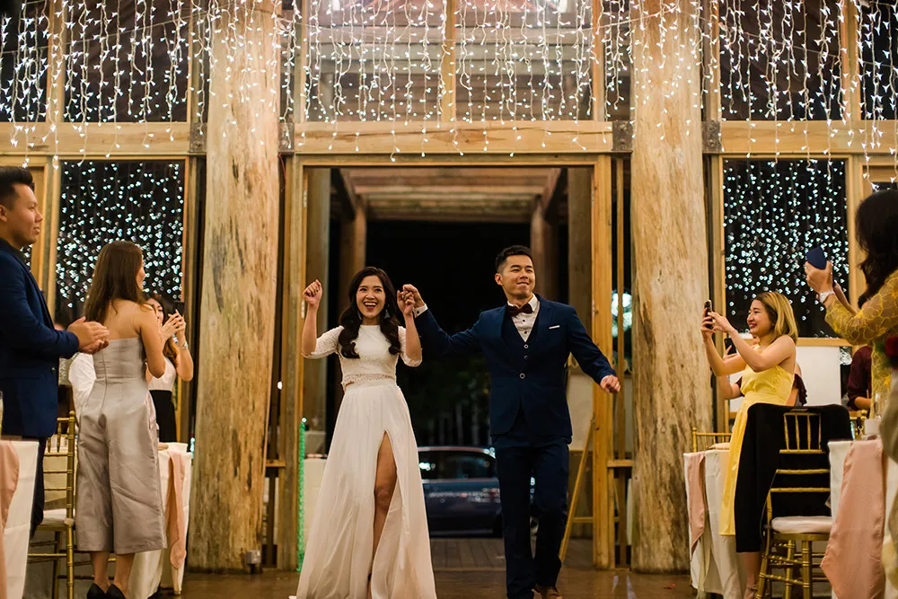 Photo by The Wedding Barn Gallery. theweddingnotebook.com